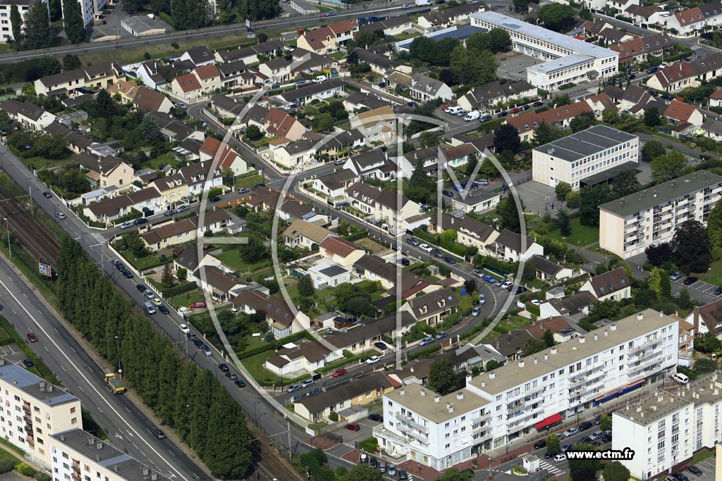 Photo arienne de Les Clayes-sous-Bois (le Cottage)