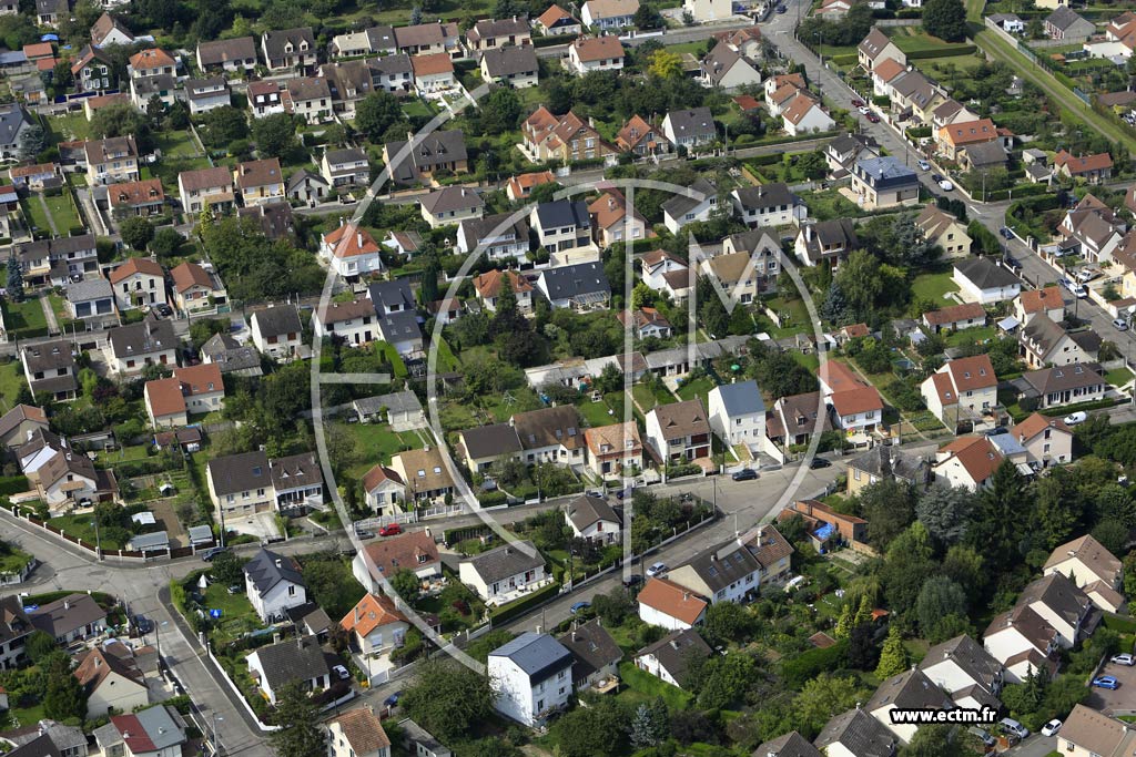 Photo arienne de Les Clayes-sous-Bois (le Val Joyeux)