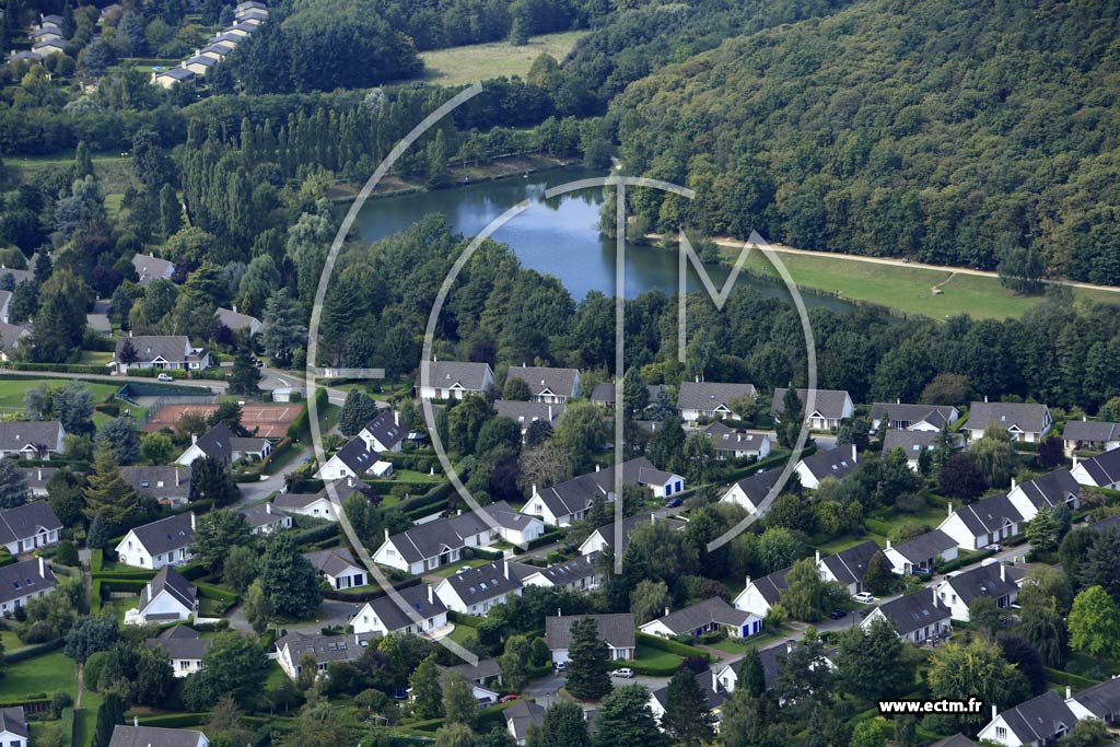 Photo arienne de Plaisir (Domaine des Gtines)