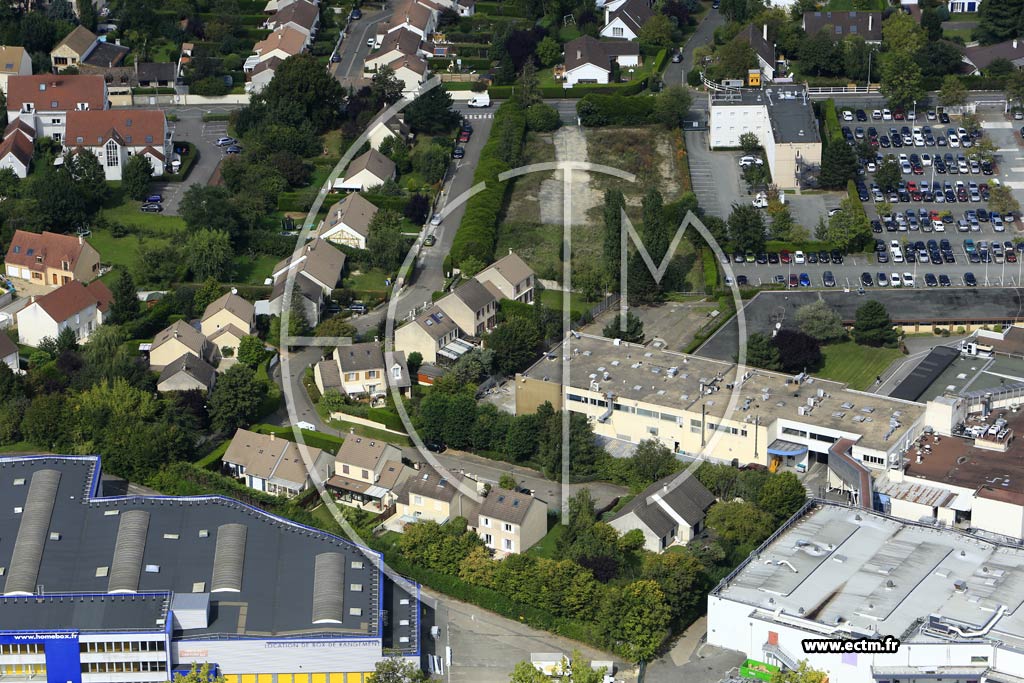 Photo arienne de Plaisir (les Gtines)