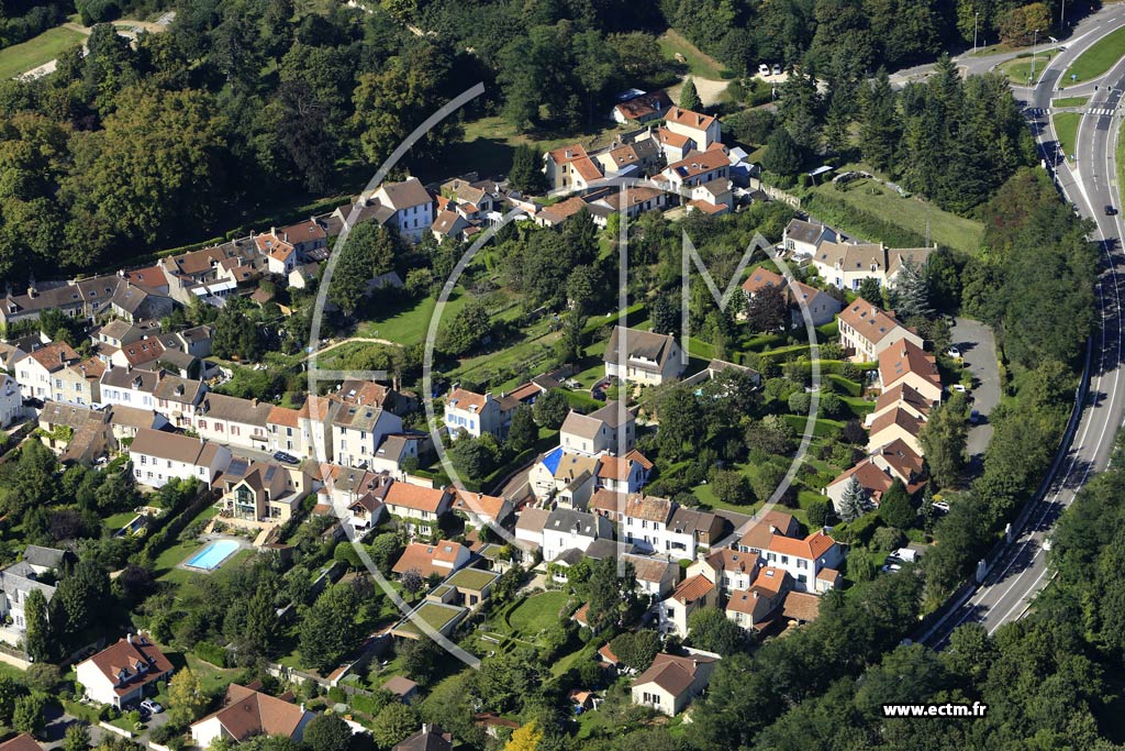 Photo arienne de Saint-Nom-la-Bretche (la Bretche)