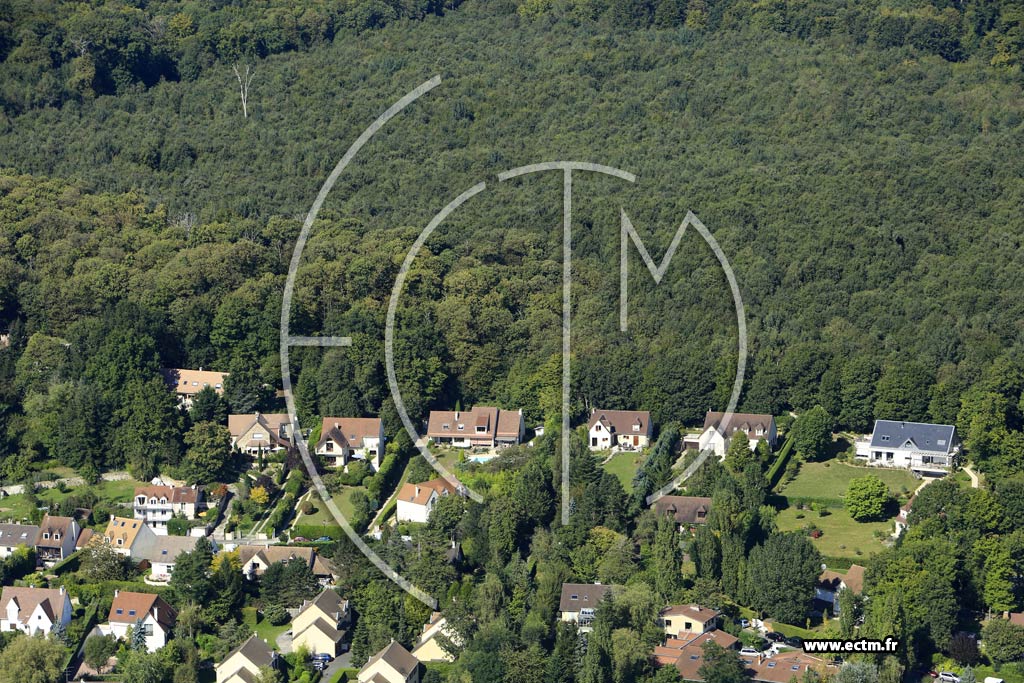 Photo arienne de Saint-Nom-la-Bretche (le Valmartin)