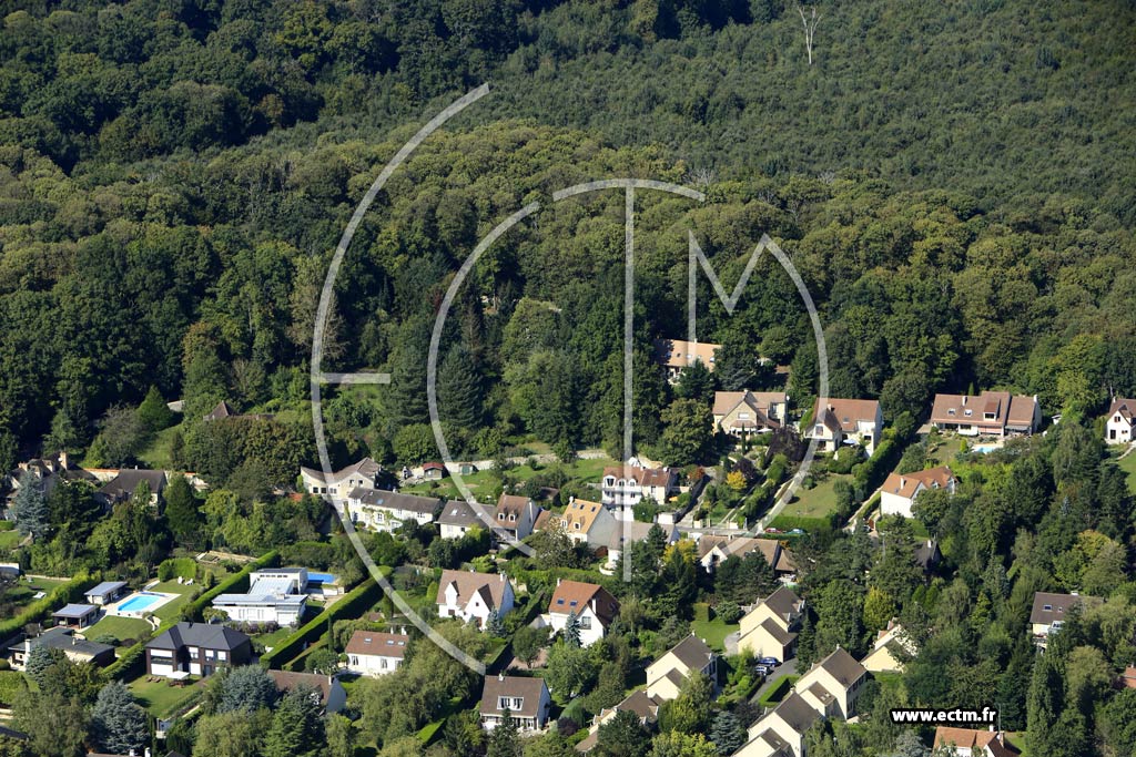 Photo arienne de Saint-Nom-la-Bretche (le Valmartin)
