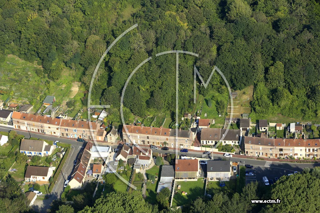 Photo arienne de Bury (Saint-pin)