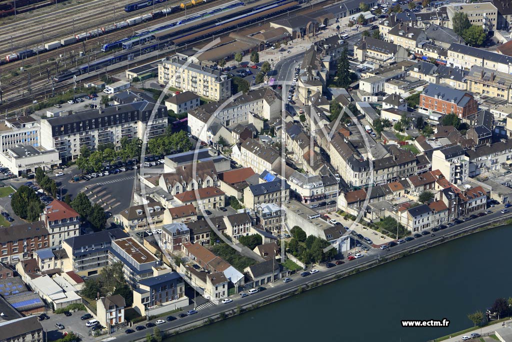 Photo arienne de Creil (Gare)