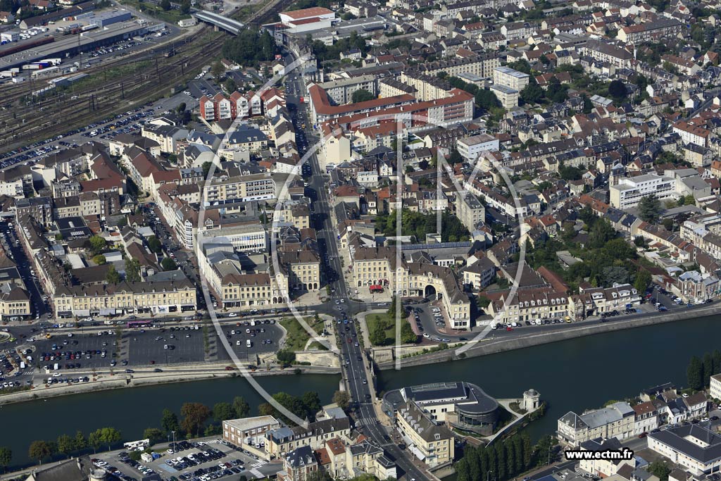 Photo arienne de Creil (Gare)