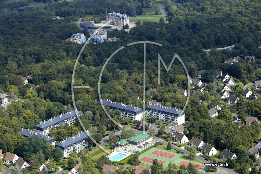 Photo arienne de Gouvieux (le Parc des Aigles)