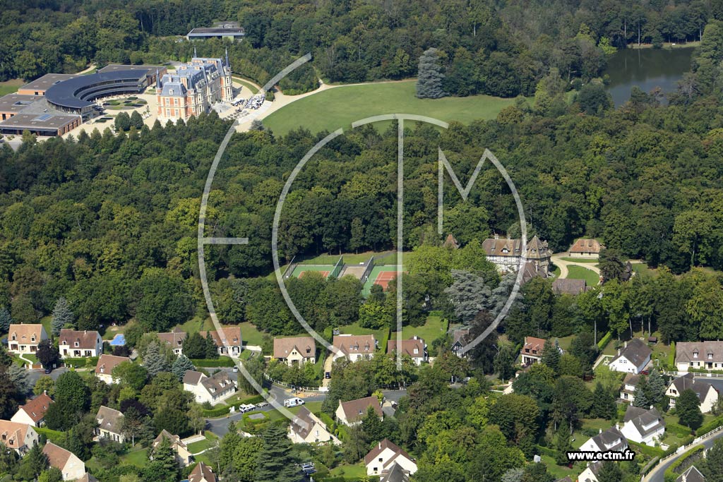 Photo arienne de Gouvieux (le Parc du Manoir)