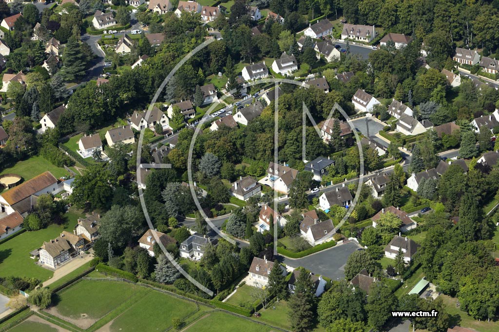 Photo arienne de Gouvieux (le Parc du Manoir)