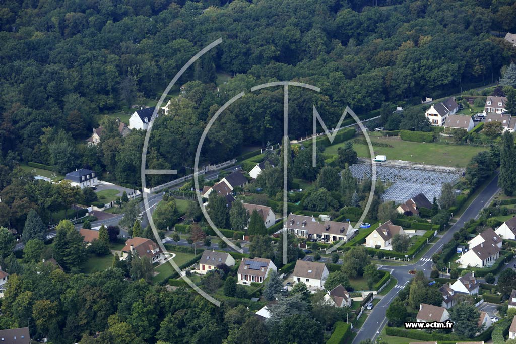 Photo arienne de Lamorlaye (le Mont de P)