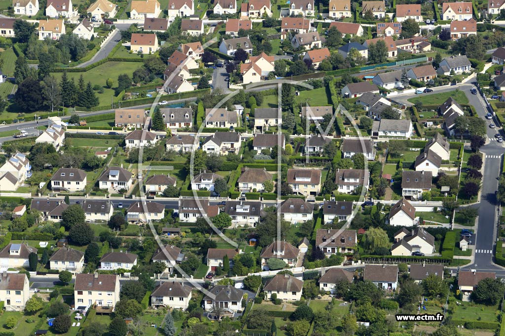 Photo arienne de Prcy-sur-Oise (le Martray)