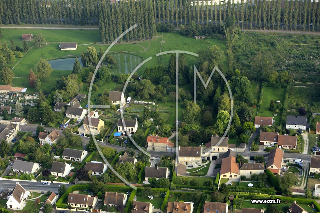 Photo arienne de Rieux (les Rtaux)