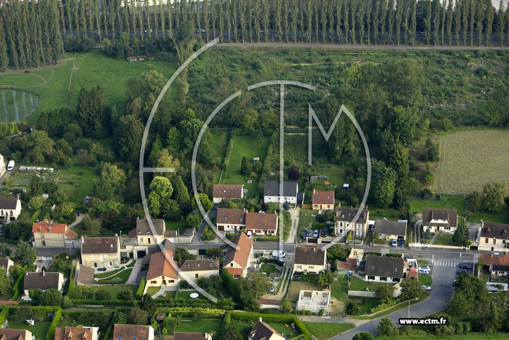 Photo arienne de Rieux (les Rtaux)