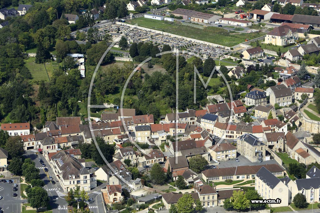 Photo arienne de Saint-Leu-dEsserent