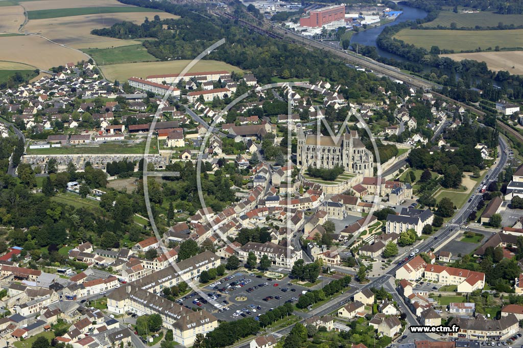 Photo arienne de Saint-Leu-dEsserent
