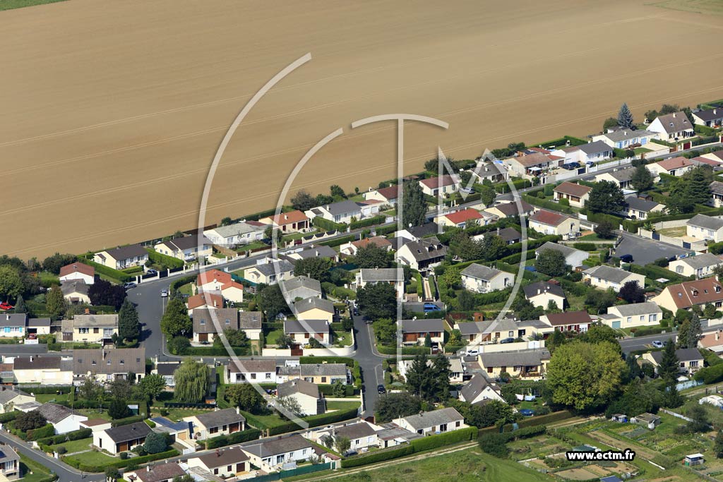 Photo arienne de Saint-Leu-dEsserent (le Neuillet)