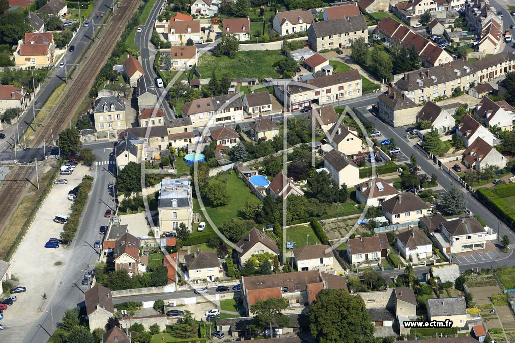 Photo arienne de Saint-Leu-dEsserent (les Sablons)