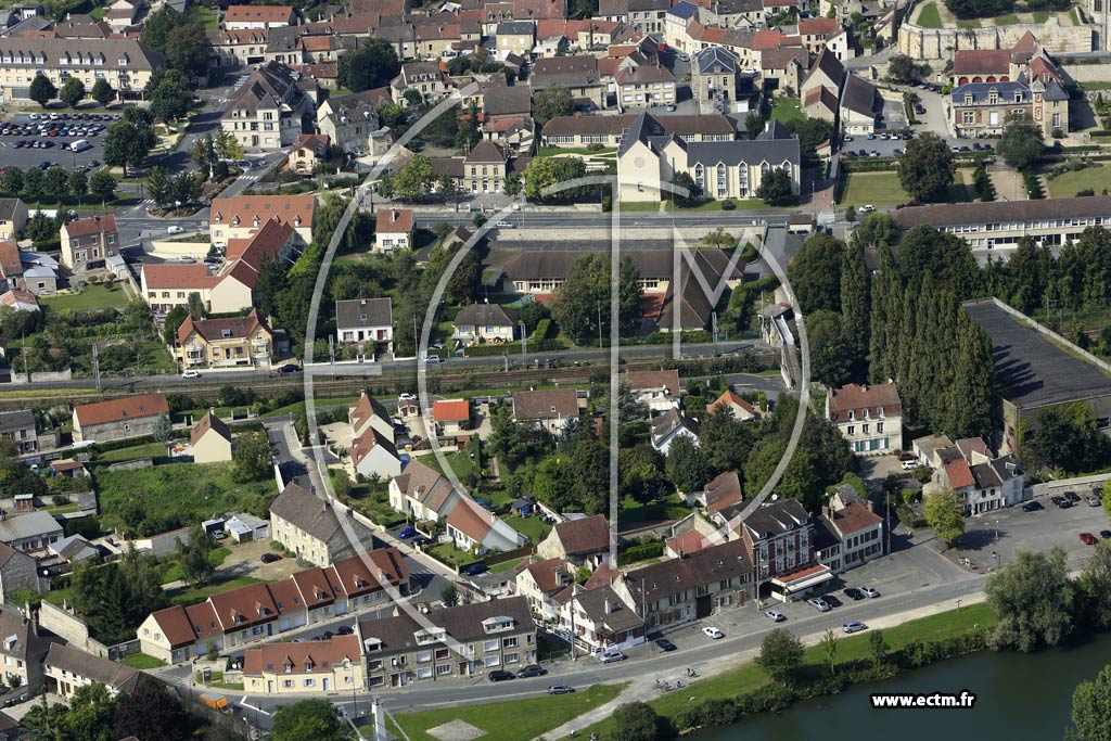 Photo arienne de Saint-Leu-dEsserent (les Sablons)