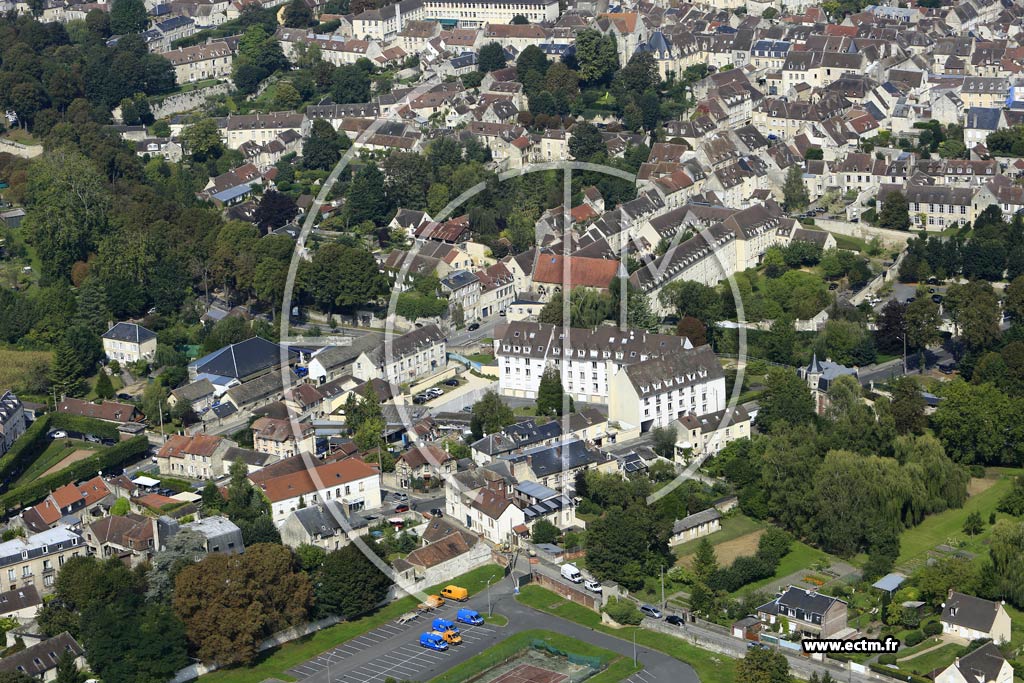 Photo arienne de Senlis (Faubourg Saint-tienne)