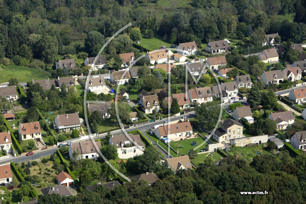 Photo arienne de Thiers-sur-Thve