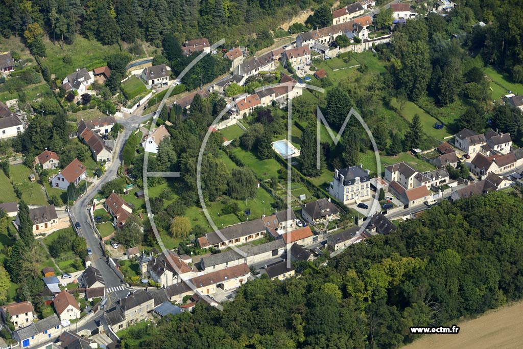 Photo arienne de Verneuil-en-Halatte (Mont la Ville)