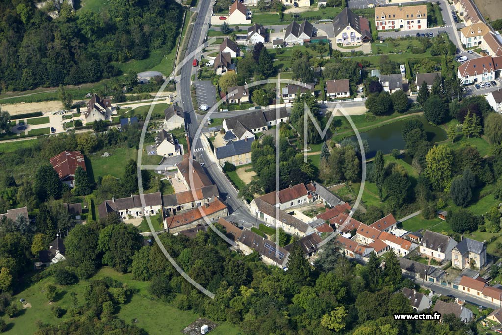 Photo arienne de Verneuil-en-Halatte (Mont la Ville)