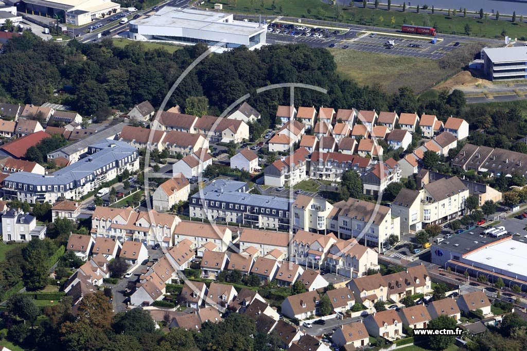 Photo arienne de Brie-Comte-Robert (Saint-Martin)