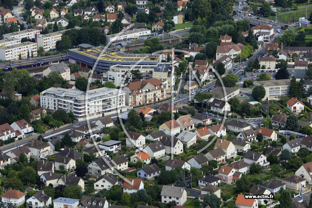 Photo arienne de Combs-la-Ville (Beau Soleil - Gare)