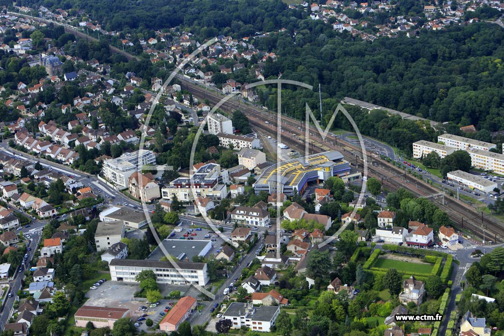 Photo arienne de Combs-la-Ville (Beau Soleil - Gare)