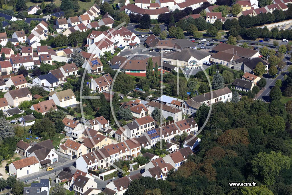 Photo arienne de Marolles-en-Brie (Centre)
