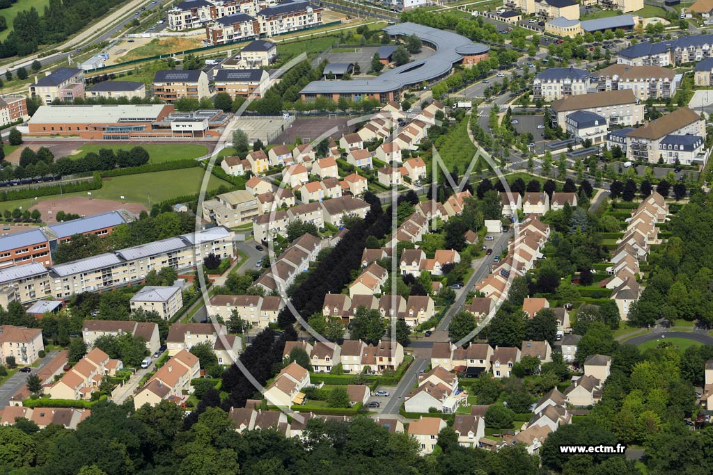 Photo arienne de Saint-Pierre-du-Perray (Domaine du Perray)