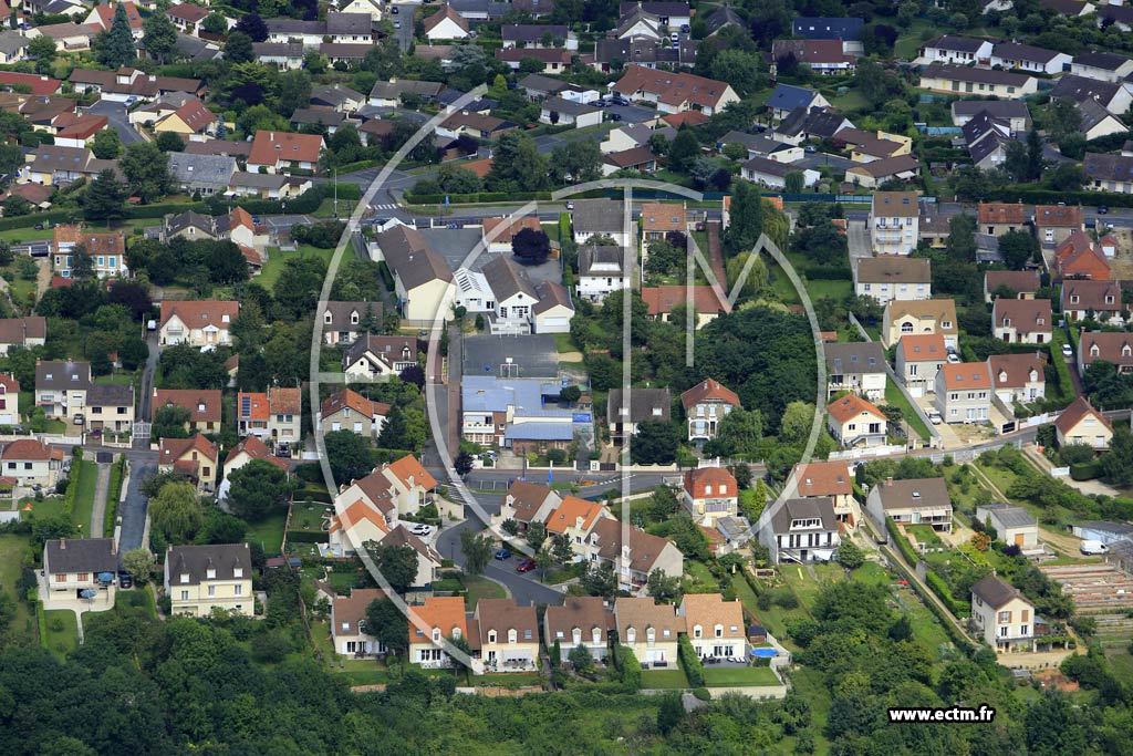 Photo arienne de Saint-Pierre-du-Perray (le Val Rochefort)