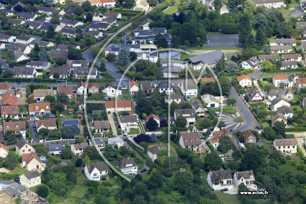 Photo arienne de Saint-Pierre-du-Perray (le Val Rochefort)
