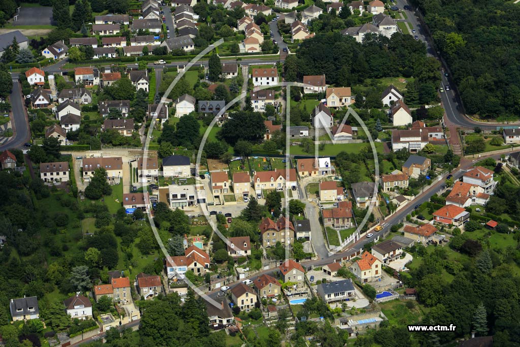 Photo arienne de Saint-Pierre-du-Perray (le Val Rochefort)
