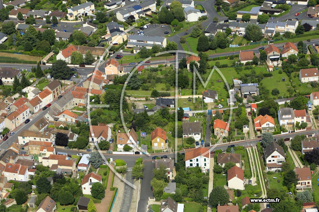 Photo arienne de Saint-Pierre-du-Perray (le Val Rochefort)