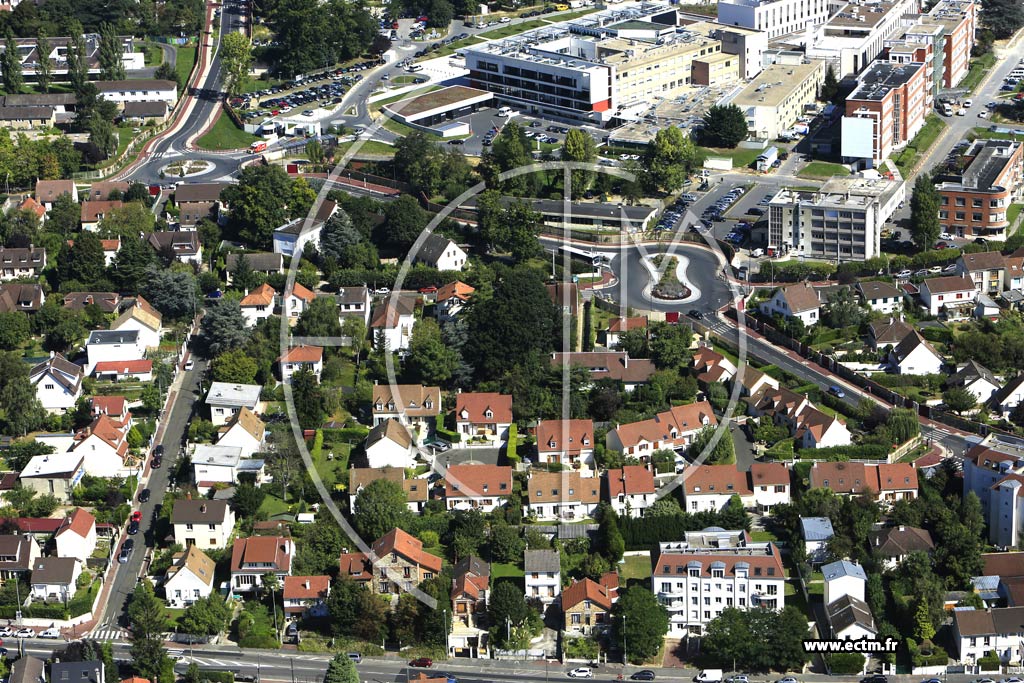 Photo arienne de Eaubonne (le Gros Noyer)