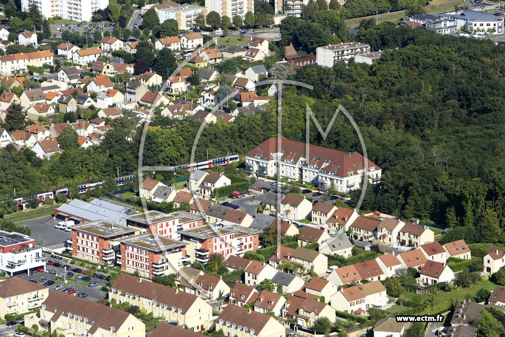Photo arienne de Montigny-ls-Cormeilles (la Croix Blanche)