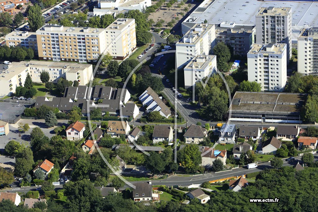 Photo arienne de Montigny-ls-Cormeilles (la Prsente)