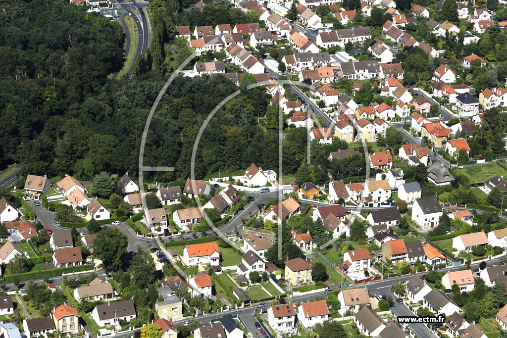Photo arienne de Saint-Leu-la-Fort (les Chardonnais)
