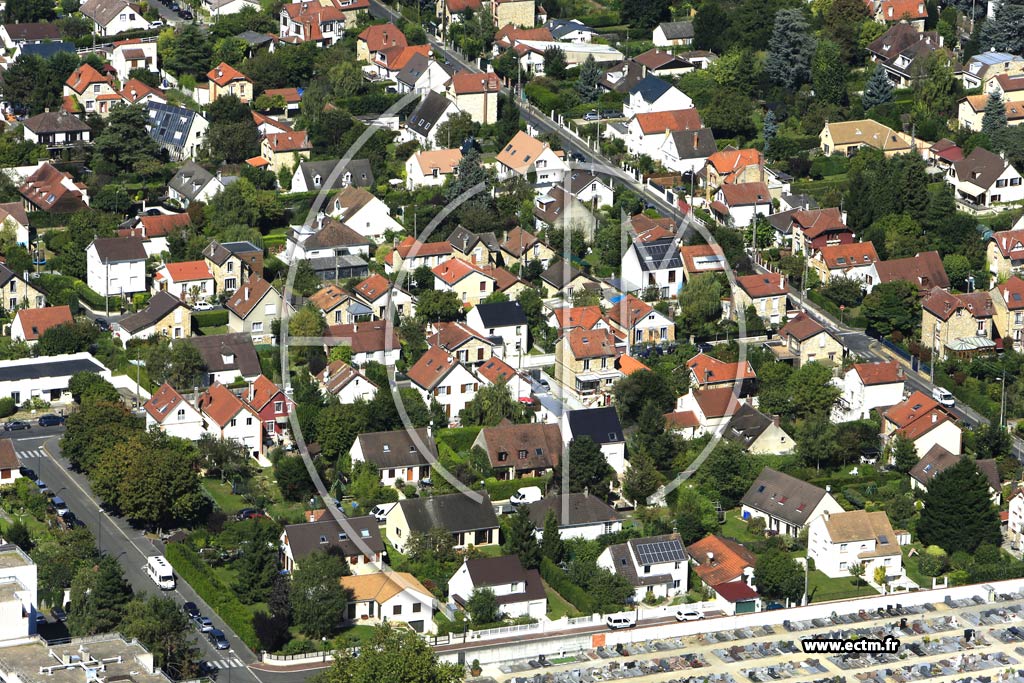 Photo arienne de Saint-Leu-la-Fort (les Quartiers)