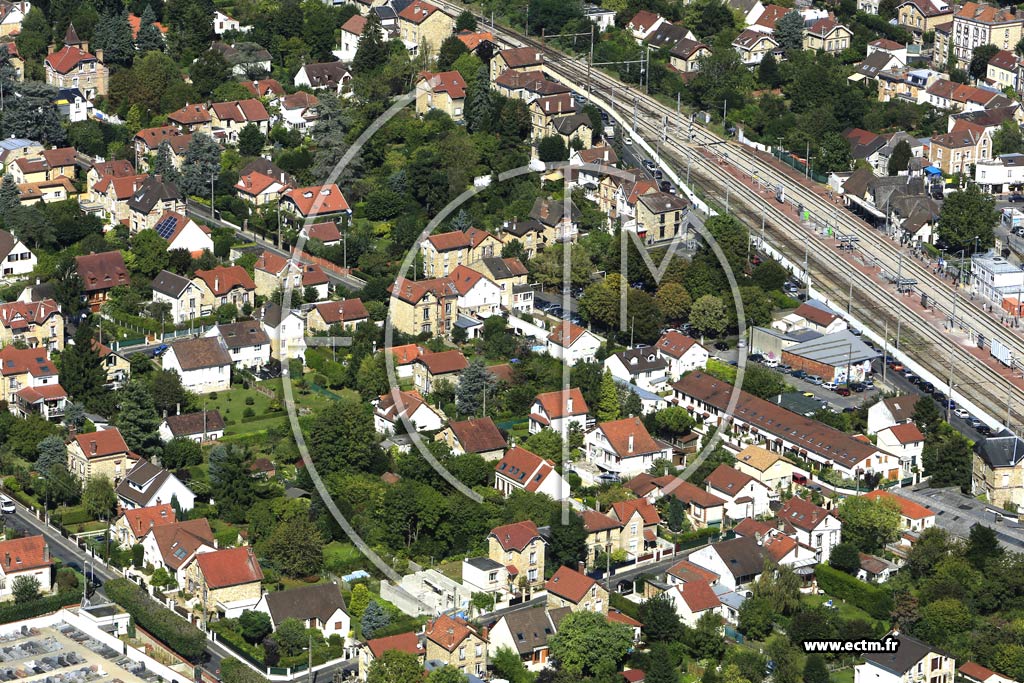 Photo arienne de Saint-Leu-la-Fort (les Quartiers)
