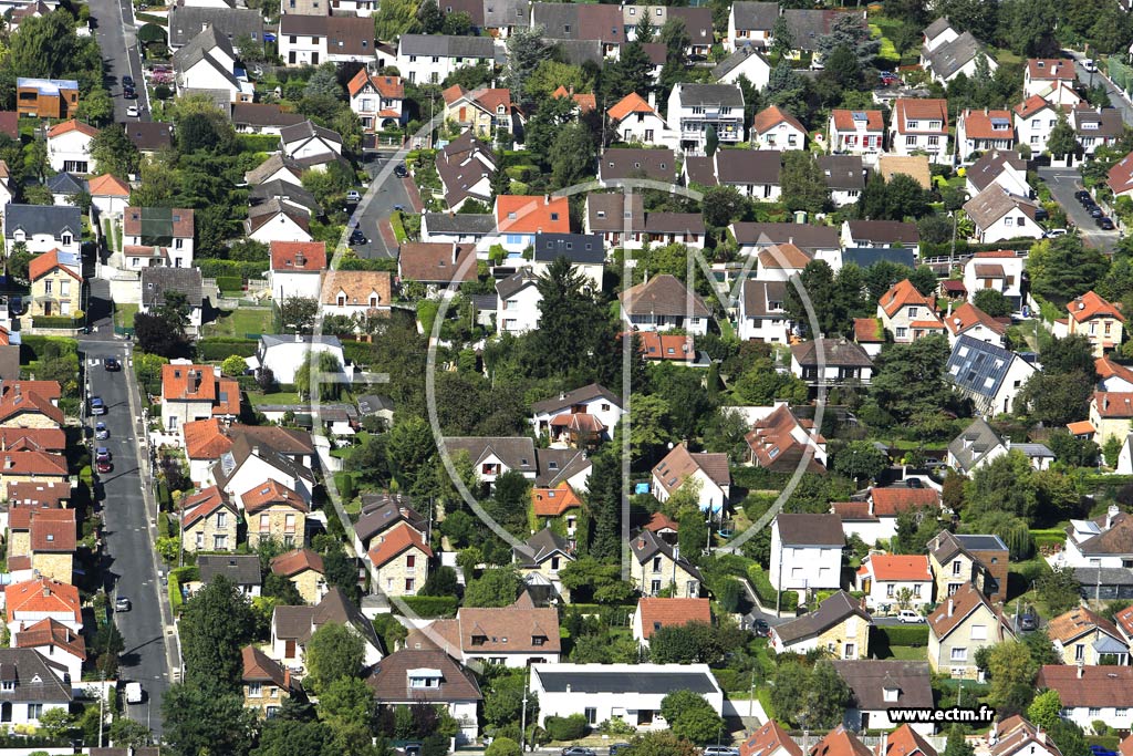 Photo arienne de Saint-Leu-la-Fort (les Quartiers)