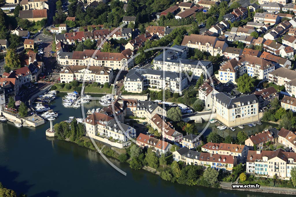 Photo arienne de Cergy (Quartier du Port de Cergy)