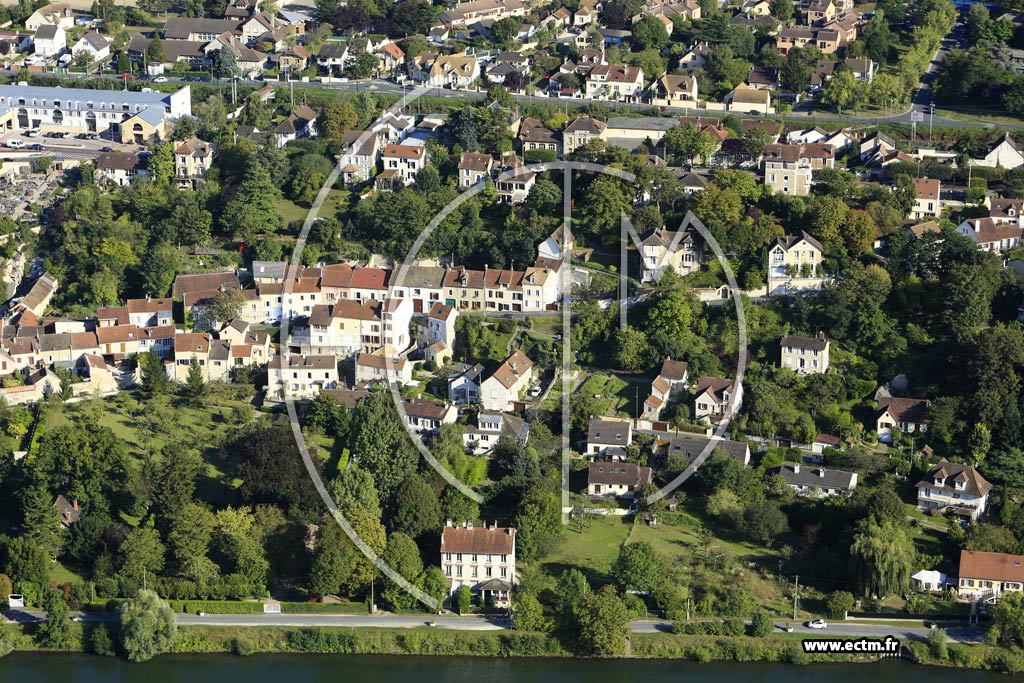 Photo arienne de ragny (la Croix des Pointes)