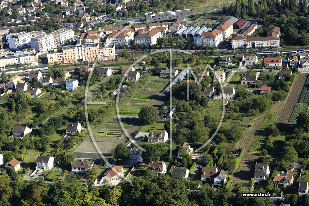 Photo arienne de ragny (la Croix des Pointes)