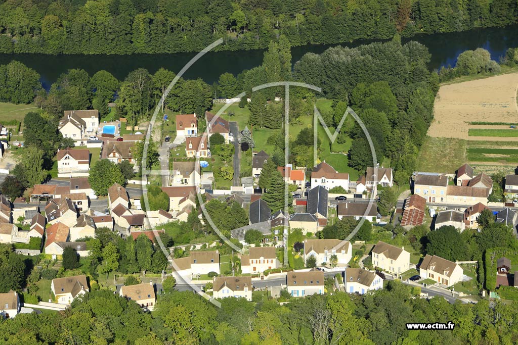 Photo arienne de Jouy-le-Moutier (Jouy la Fontaine)