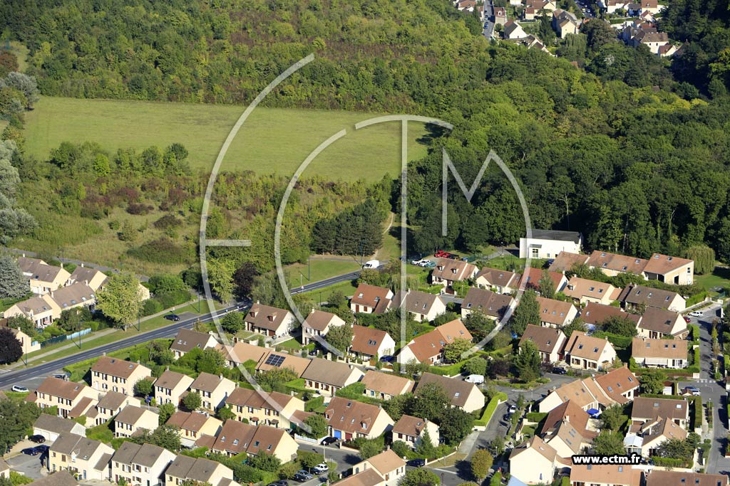 Photo arienne de Jouy-le-Moutier (la Cte des Carrires)