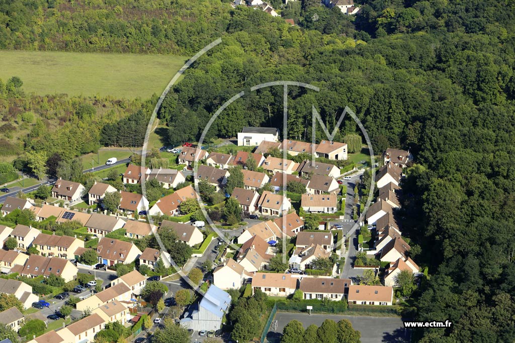 Photo arienne de Jouy-le-Moutier (la Cte des Carrires)