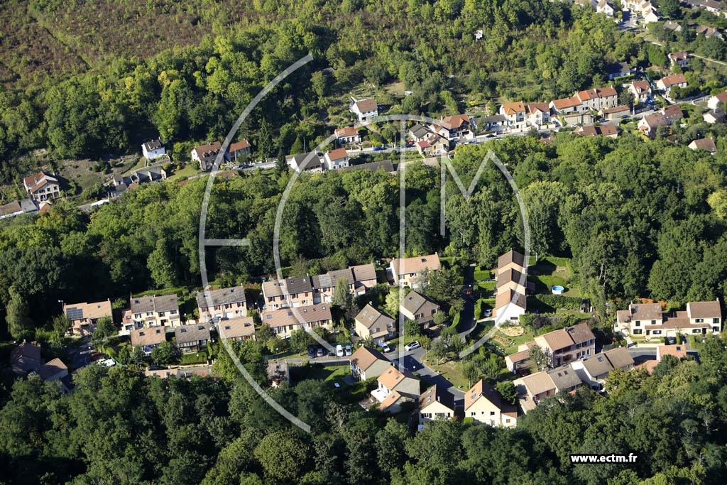 Photo arienne de Jouy-le-Moutier (la Croix Saint-Marc)