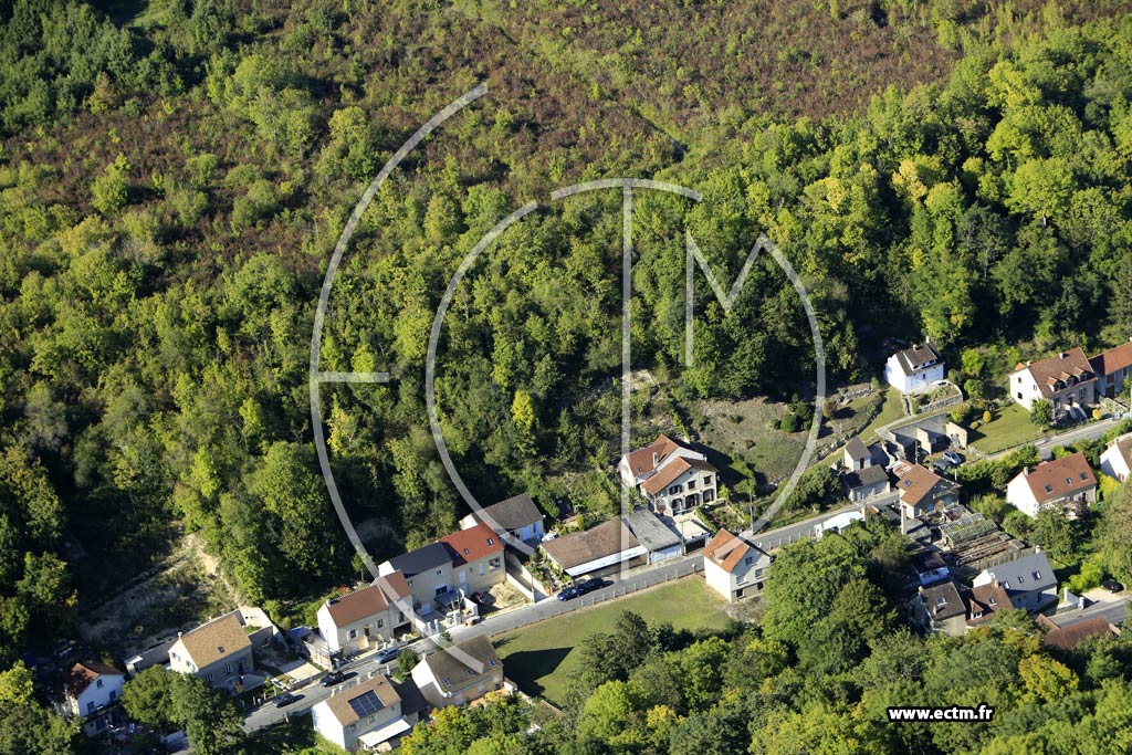 Photo arienne de Jouy-le-Moutier (la Valle)
